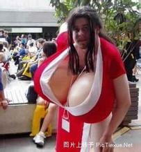 盈彩网会员登录 部外者のグループが村にやってくるのを見たとき、村人たちはあまり反応しませんでした。